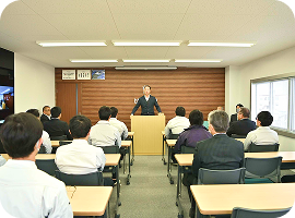 毎月朝礼を実施