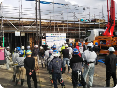 現場の最前線で陣頭指揮をとる仕事